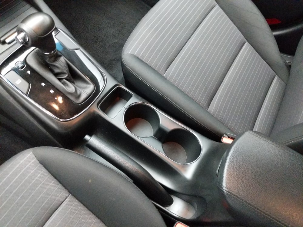 2018 Kia Forte - Center Console/Cup Holders