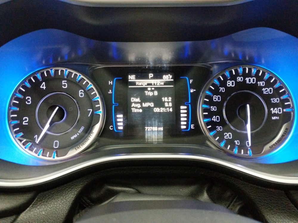 2015 Chrysler 200 - Odometer Close Up