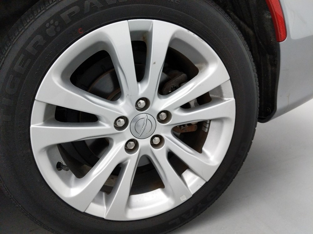 2015 Chrysler 200 - Wheel