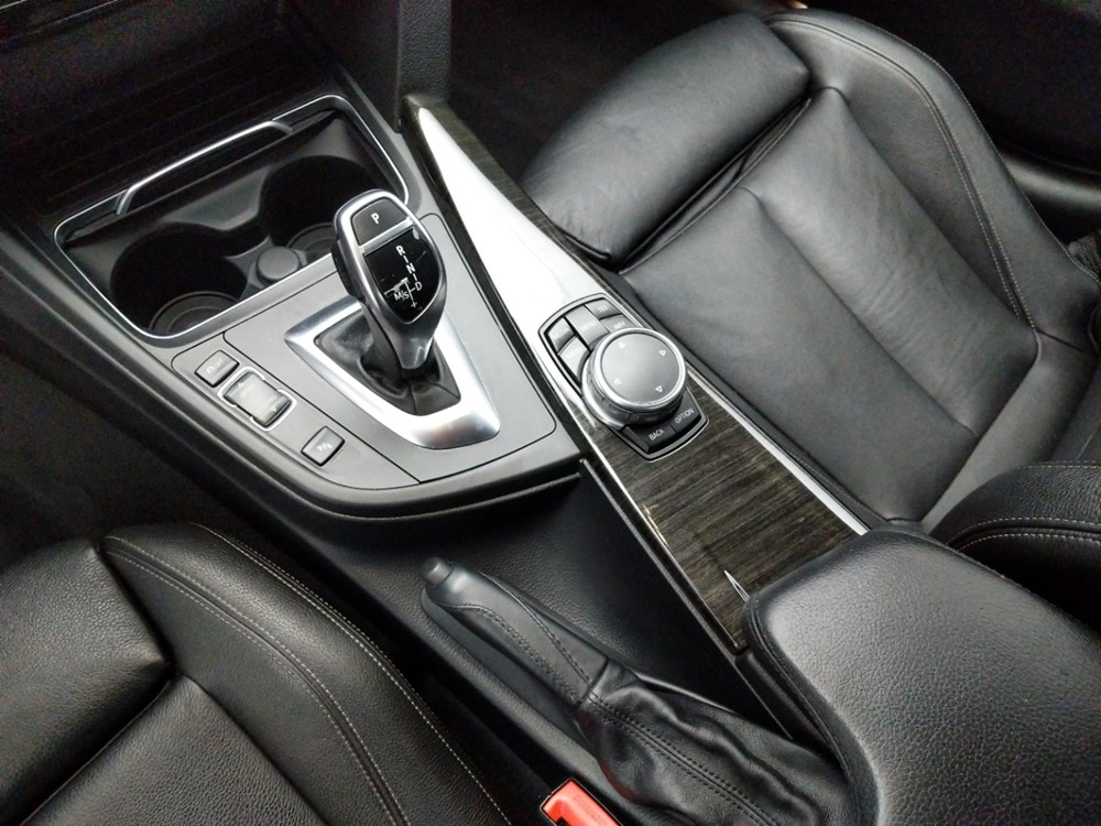 2016 BMW 328i - Center Console/Cup Holders