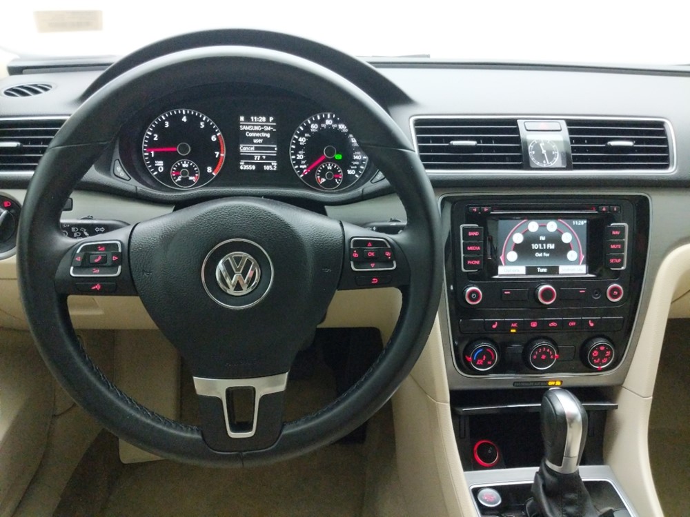 2014 Volkswagen Passat - Driver Dash