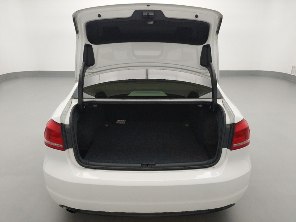2014 Volkswagen Passat - Trunk