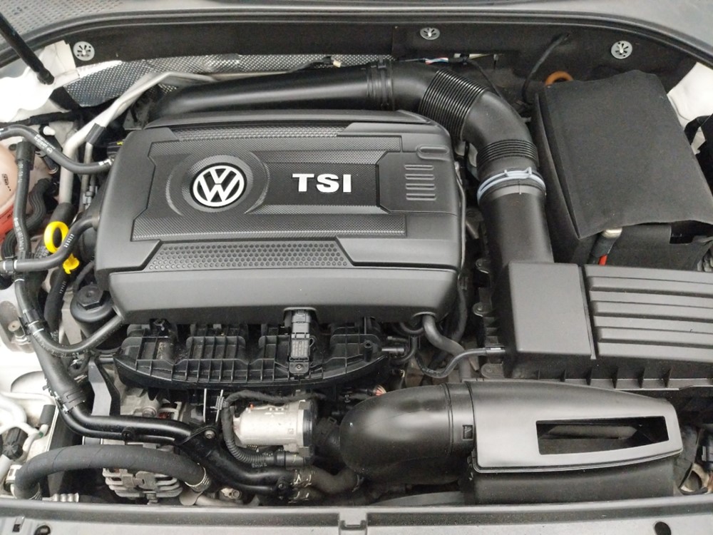 2014 Volkswagen Passat - Engine