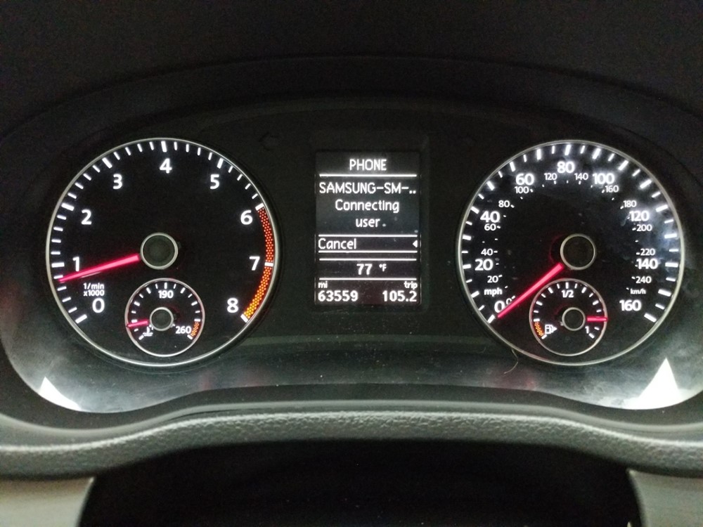 2014 Volkswagen Passat - Odometer Close Up