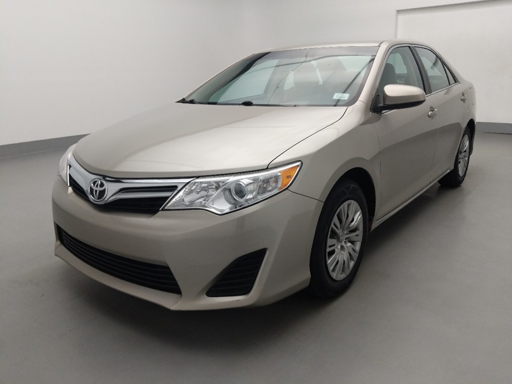 Used 2014 Toyota Camry Driver Front Bumper