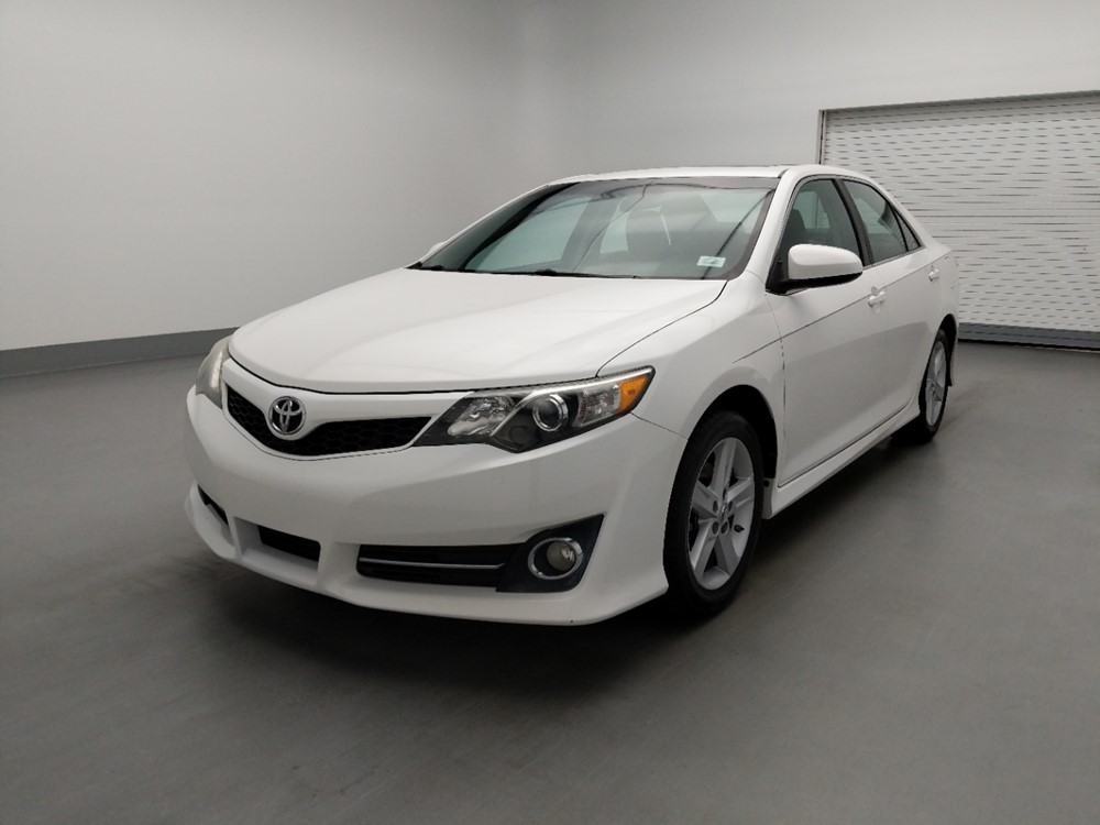 Used 2013 Toyota Camry Driver Front Bumper
