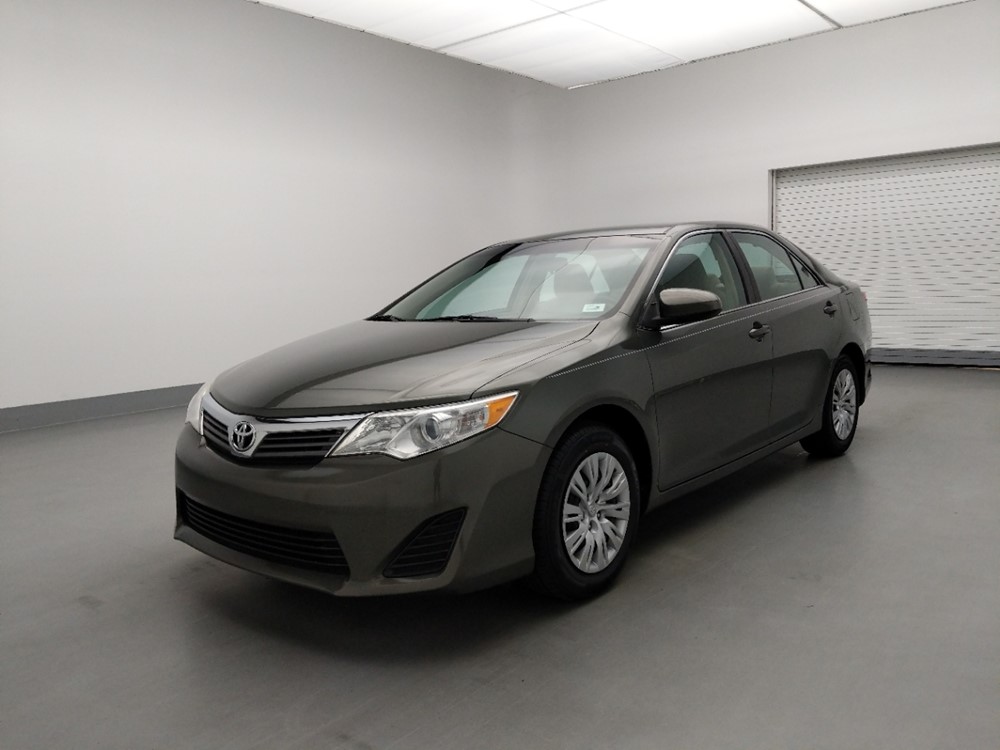 Used 2014 Toyota Camry Driver Front Bumper