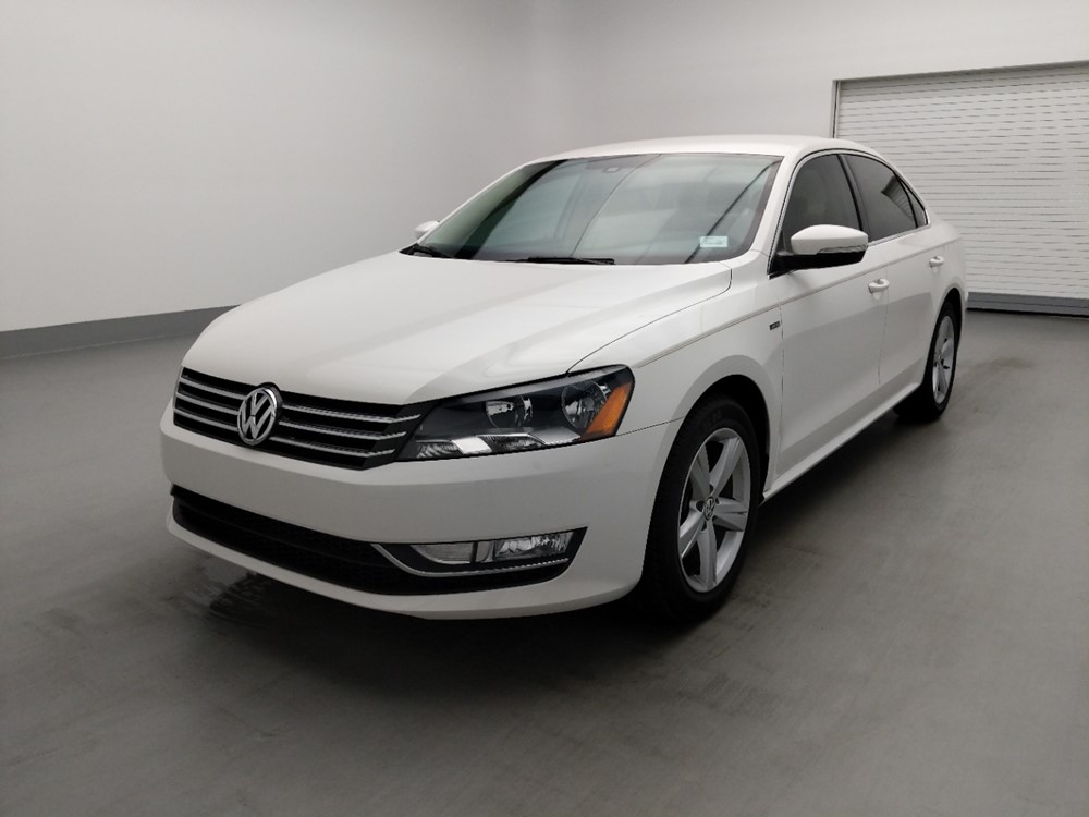 Used 2015 Volkswagen Passat Driver Front Bumper