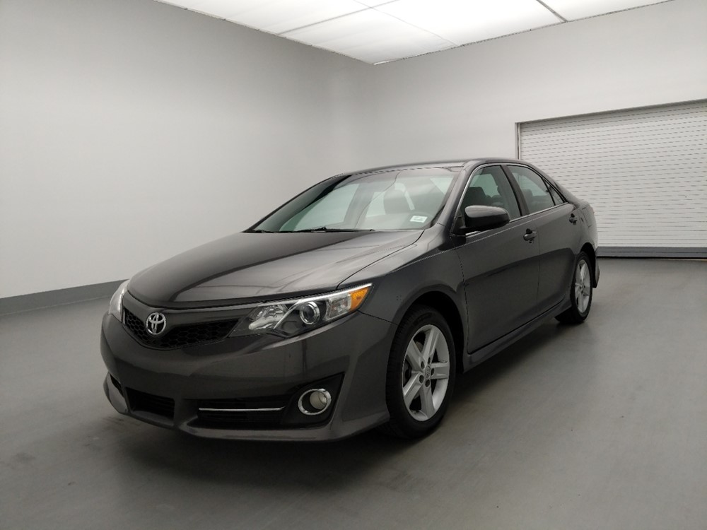 Used 2014 Toyota Camry Driver Front Bumper