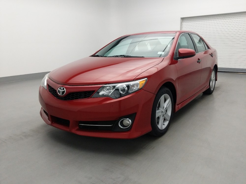 Used 2014 Toyota Camry Driver Front Bumper