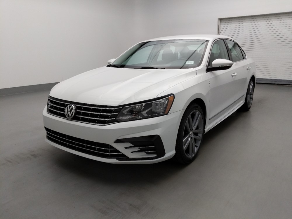 Used 2016 Volkswagen Passat Driver Front Bumper