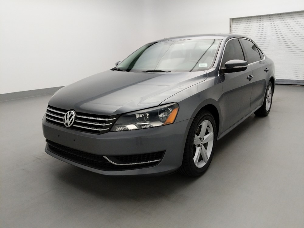 Used 2013 Volkswagen Passat Driver Front Bumper