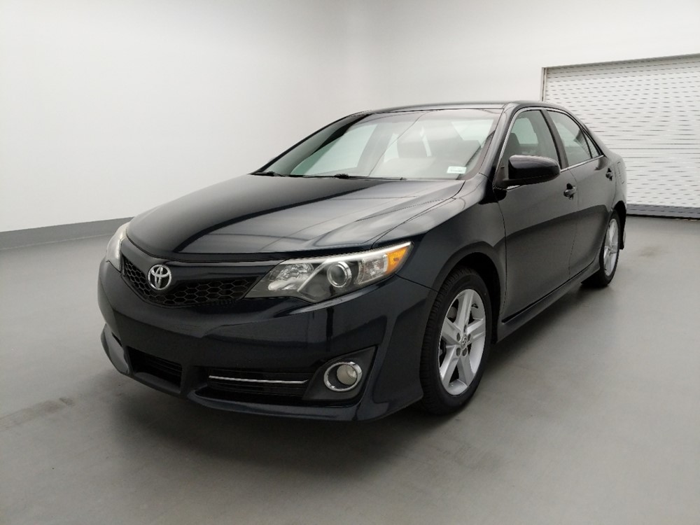 Used 2014 Toyota Camry Driver Front Bumper