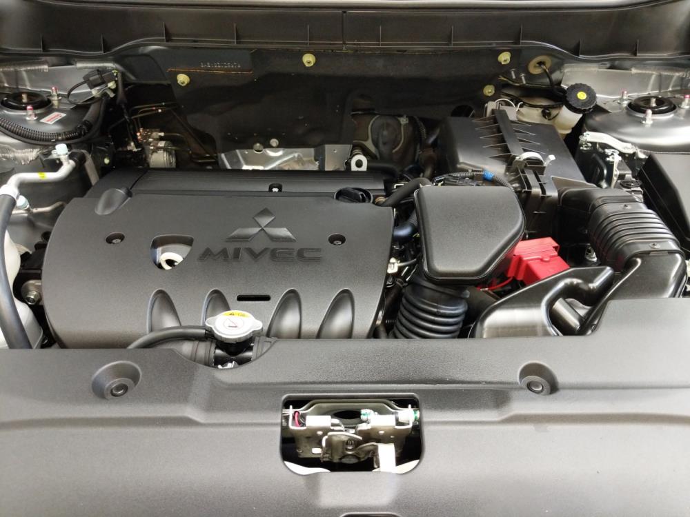 2016 Mitsubishi Outlander - Engine