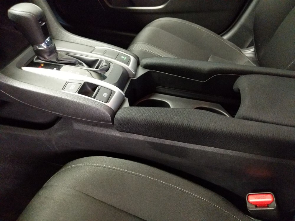 2016 Honda Civic - Center Console/Cup Holders