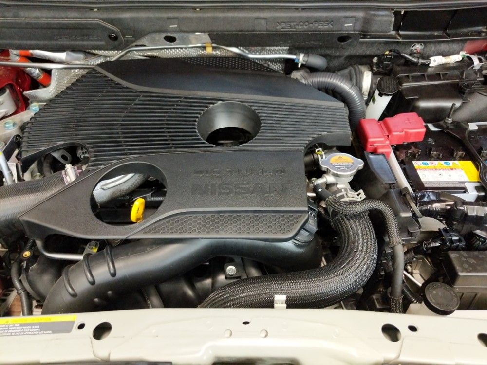 2016 Nissan JUKE - Engine