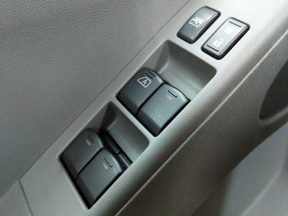 2017 Nissan Frontier - Driver Power Windows/Lock Control