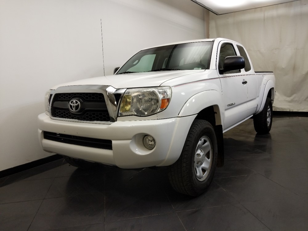 2011 Toyota Tacoma - Driver Front Bumper
