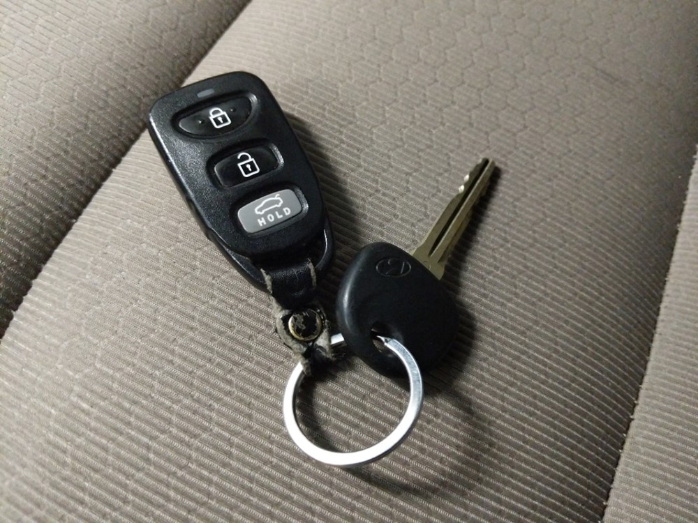 2017 Hyundai Elantra - Keys