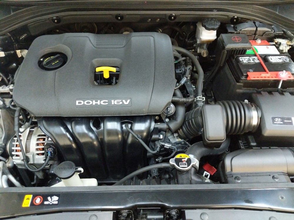 2017 Hyundai Elantra - Engine