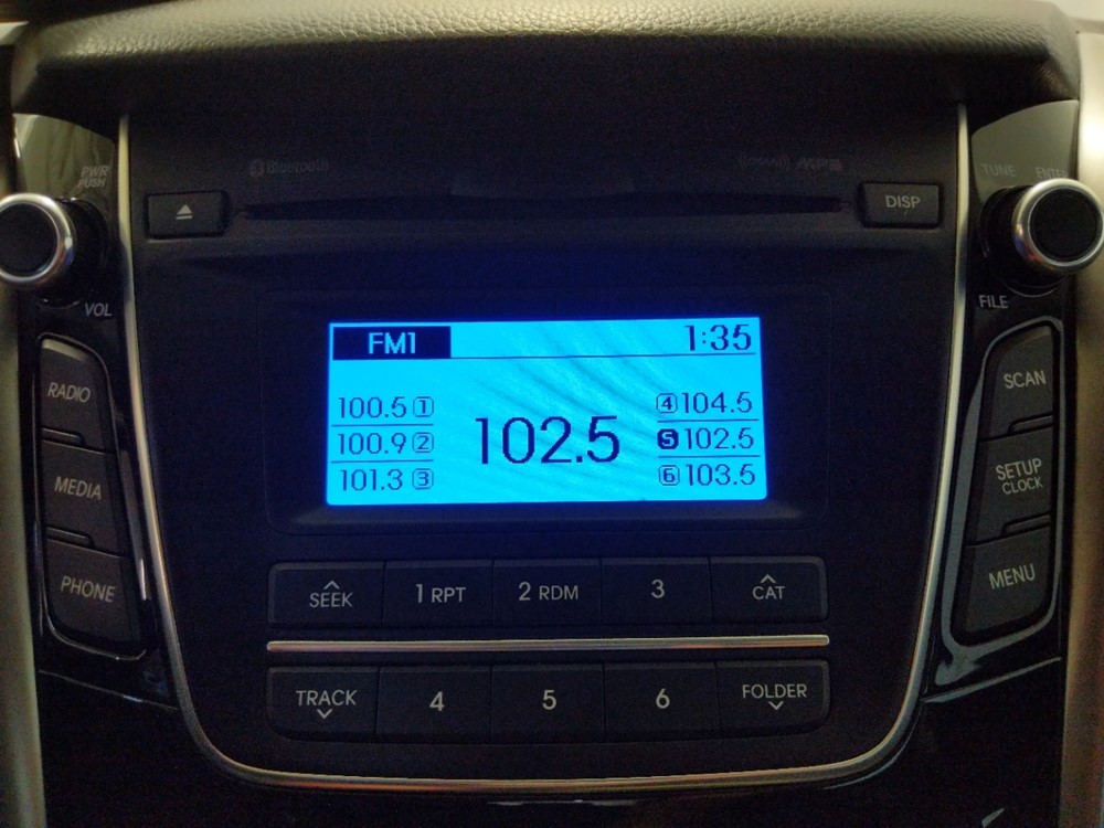 2017 Hyundai Elantra - Stereo Package