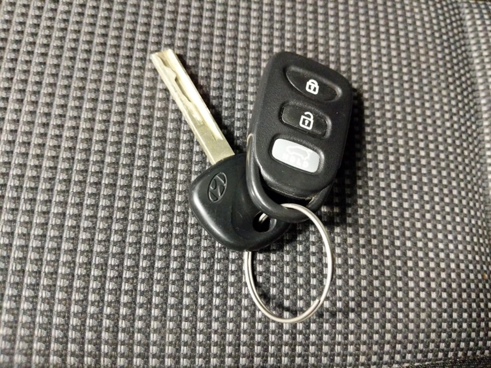 2017 Hyundai Elantra - Keys