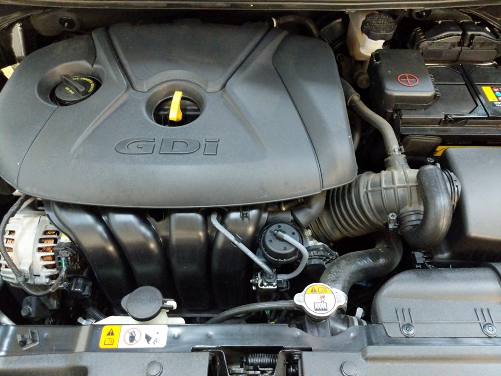 2017 Hyundai Elantra - Engine