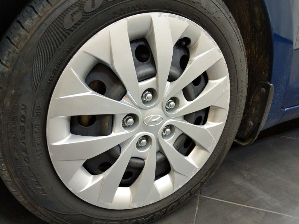 2016 Hyundai Elantra - Wheel