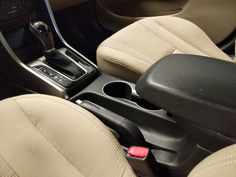 2016 Hyundai Elantra - Center Console/Cup Holders