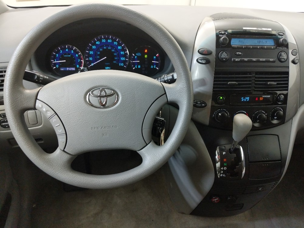 2008 Toyota Sienna - Driver Dash