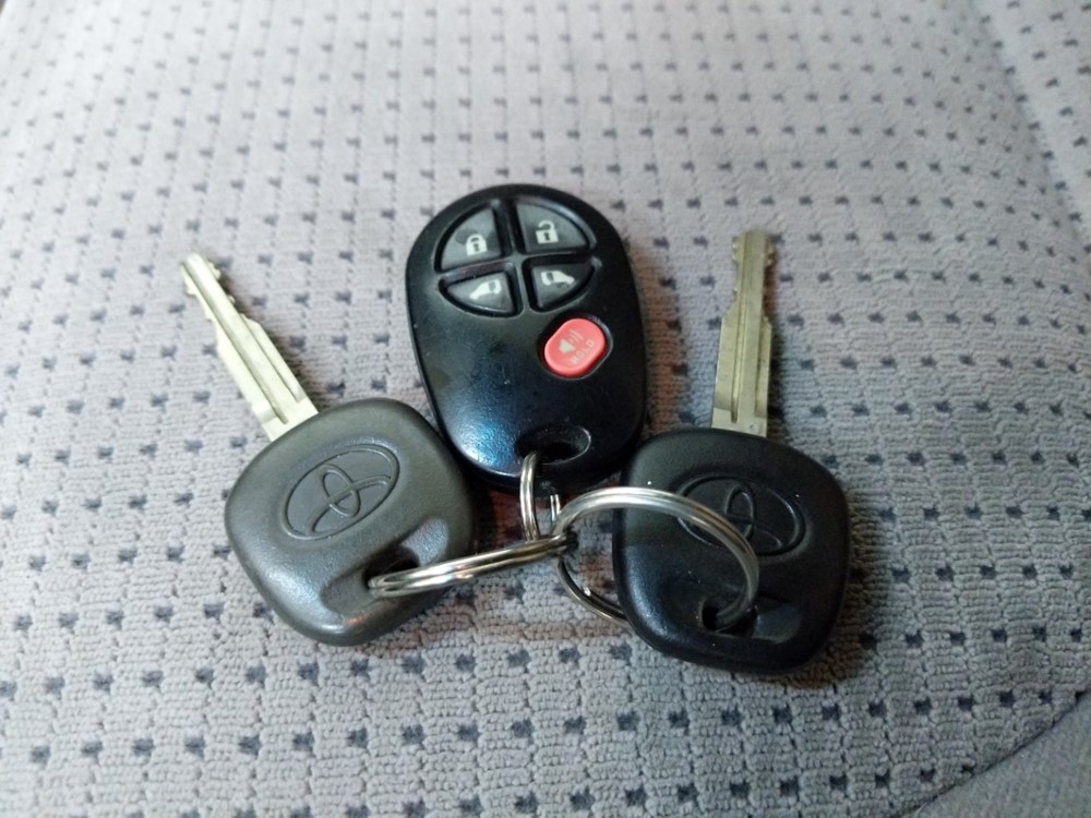 2008 Toyota Sienna - Keys