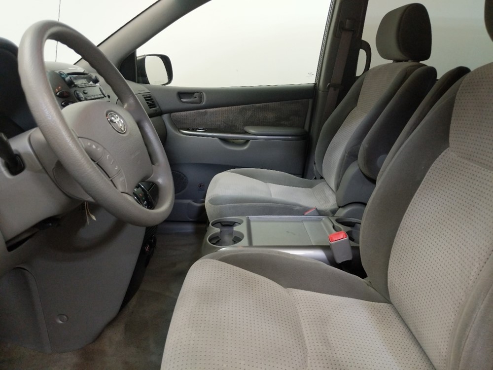 2008 Toyota Sienna - Driver Front Seat