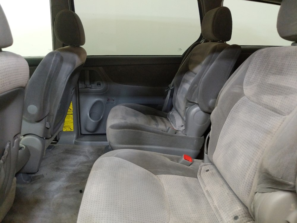 2008 Toyota Sienna - Driver Rear Seat