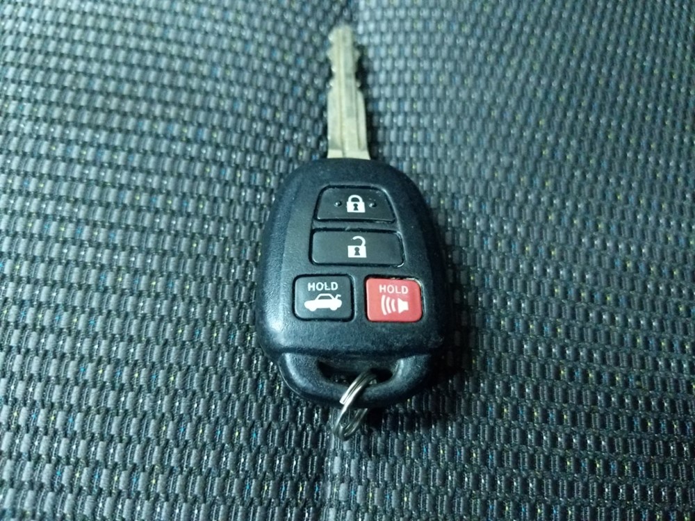 2016 Toyota Corolla - Keys