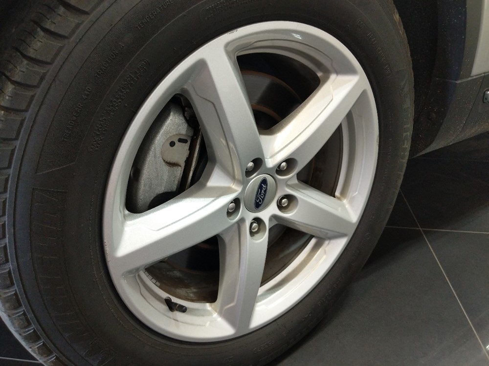 2016 Ford Explorer - Wheel