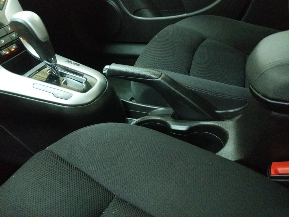 2016 Chevrolet Cruze - Center Console/Cup Holders