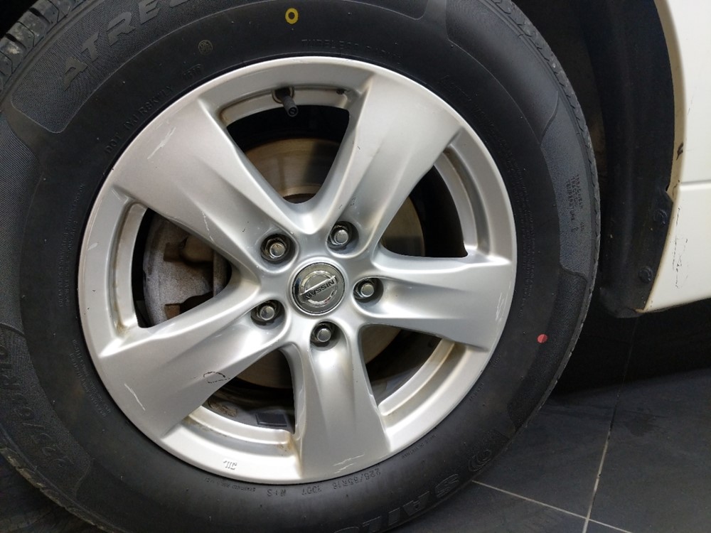 2017 Nissan Quest - Wheel