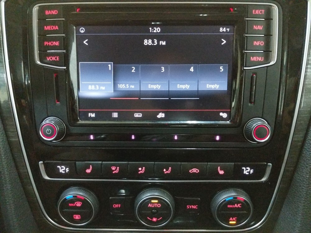 2017 Volkswagen Passat - Stereo Package