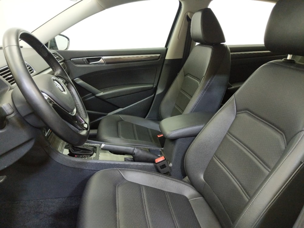 2017 Volkswagen Passat - Driver Front Seat