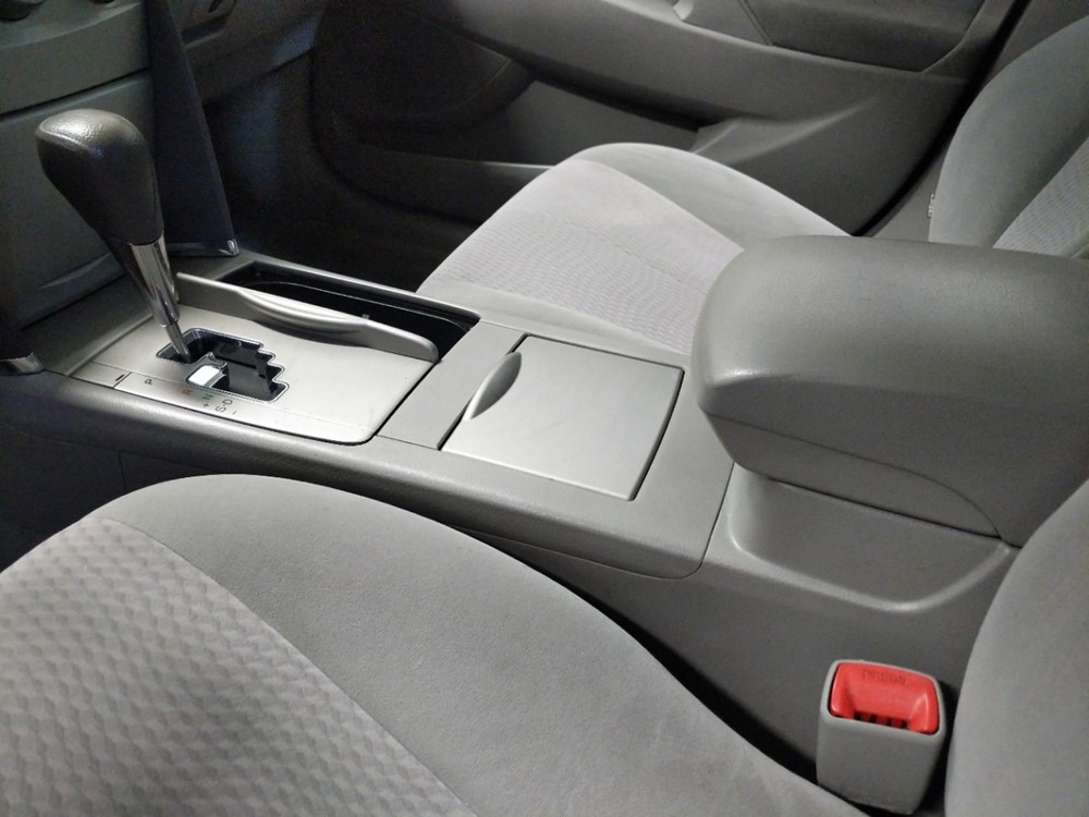 2011 Toyota Camry - Center Console/Cup Holders