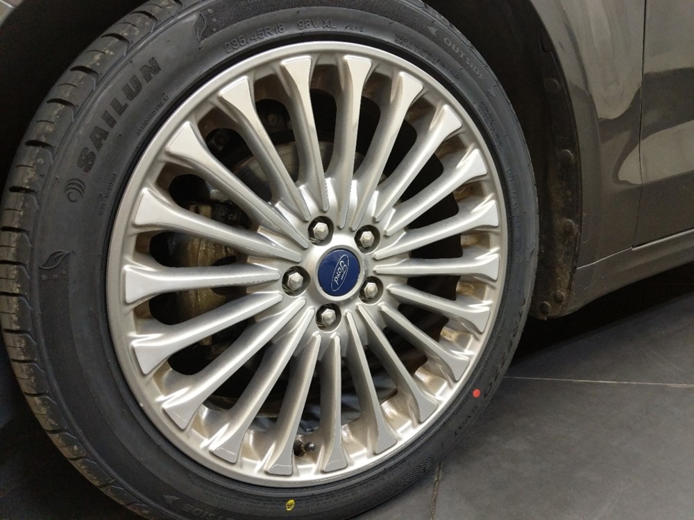 2016 Ford Fusion - Wheel