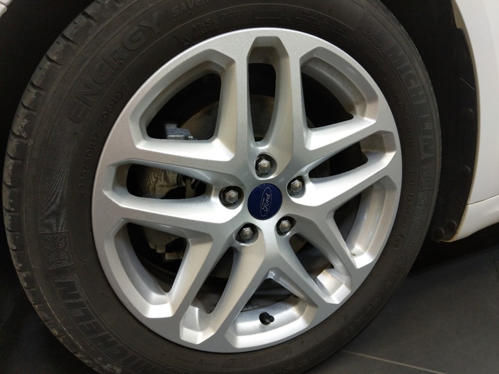 2016 Ford Fusion - Wheel