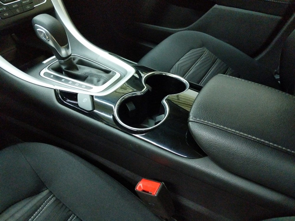 2016 Ford Fusion - Center Console/Cup Holders