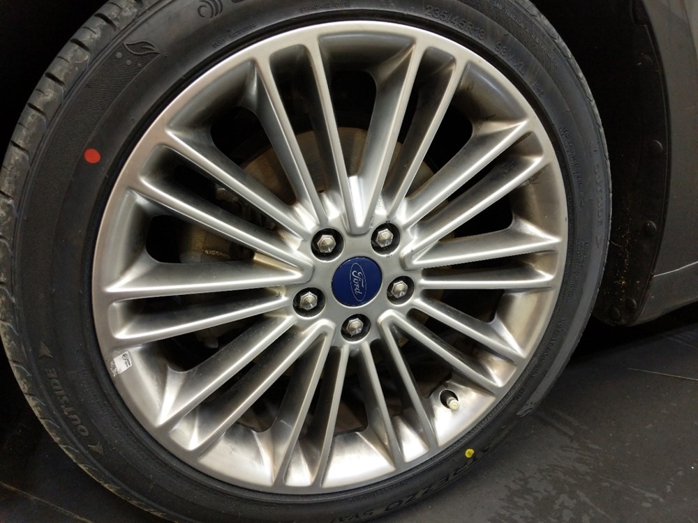2015 Ford Fusion - Wheel