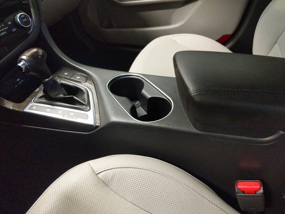 2015 Kia Optima - Center Console/Cup Holders