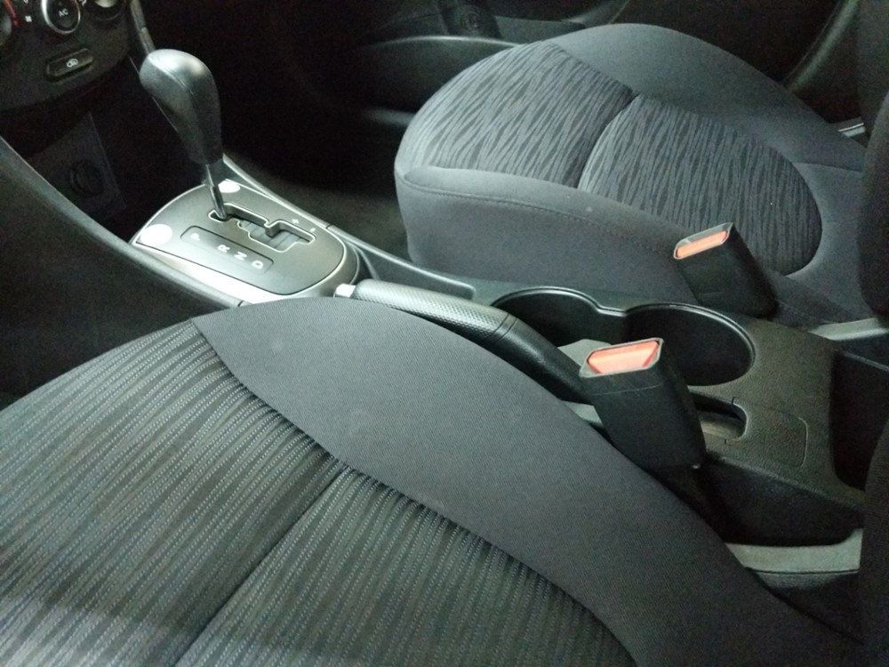 2017 Hyundai Accent - Center Console/Cup Holders
