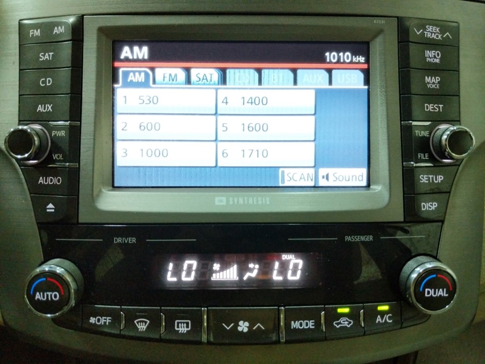 2011 Toyota Avalon - Stereo Package