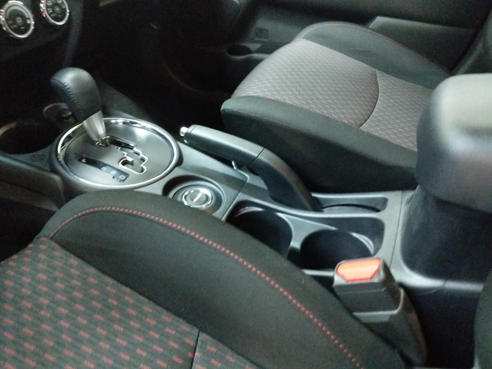 2017 Mitsubishi Outlander - Center Console/Cup Holders