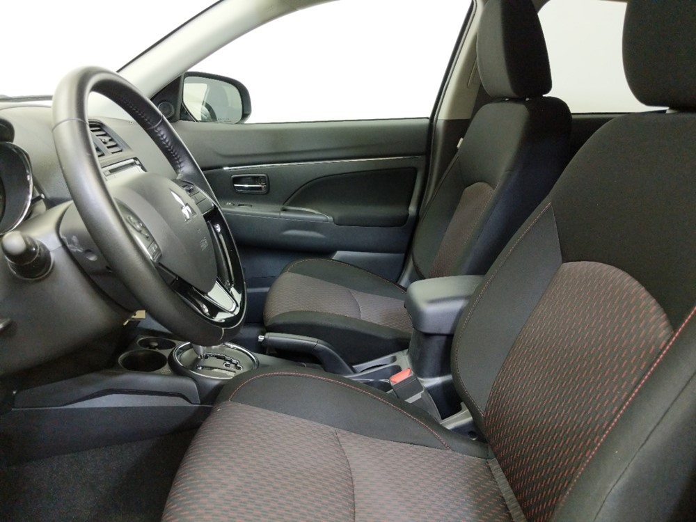 2017 Mitsubishi Outlander - Driver Front Seat
