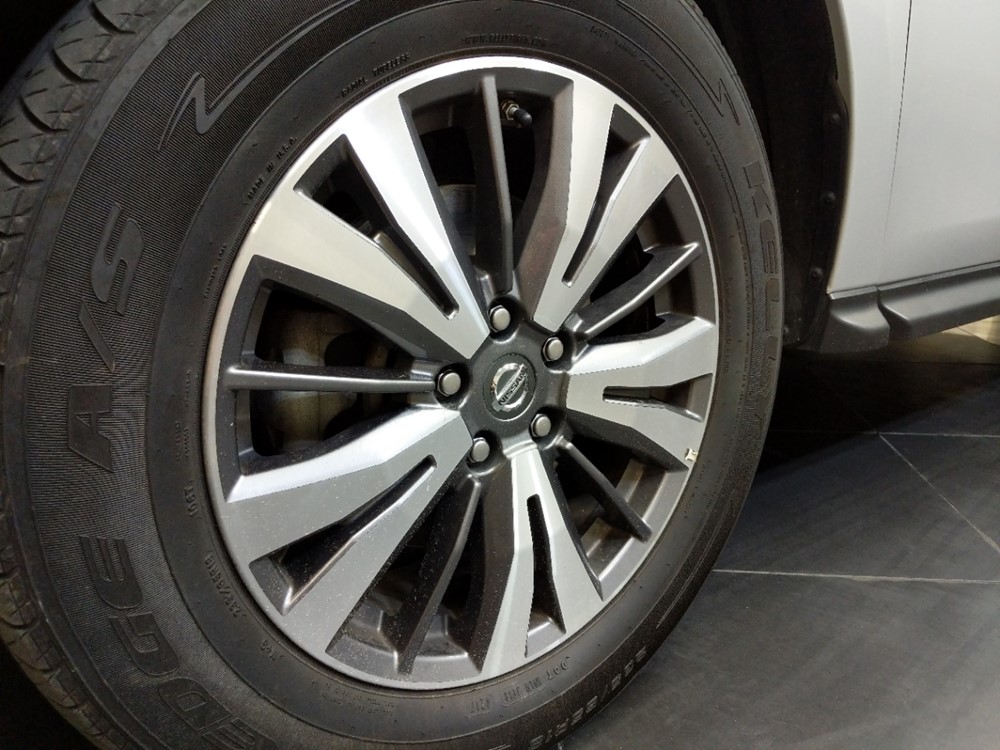 2017 Nissan Pathfinder - Wheel